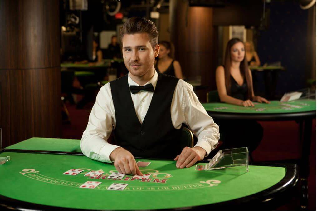 Игры в казино с дилером правила